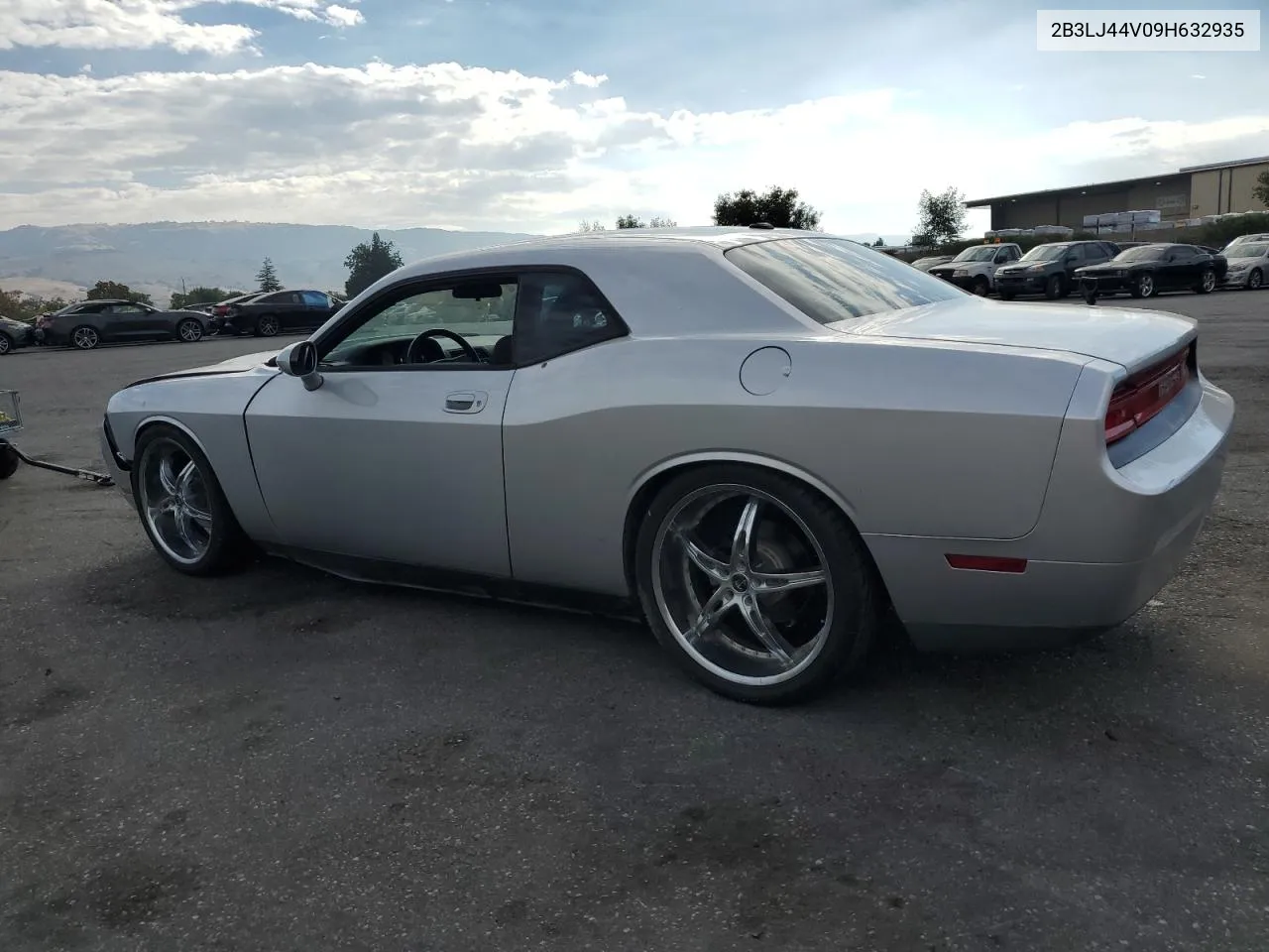 2B3LJ44V09H632935 2009 Dodge Challenger Se