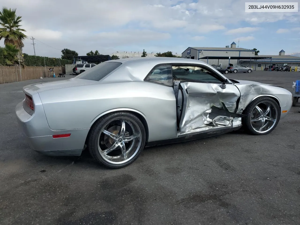 2009 Dodge Challenger Se VIN: 2B3LJ44V09H632935 Lot: 72086674