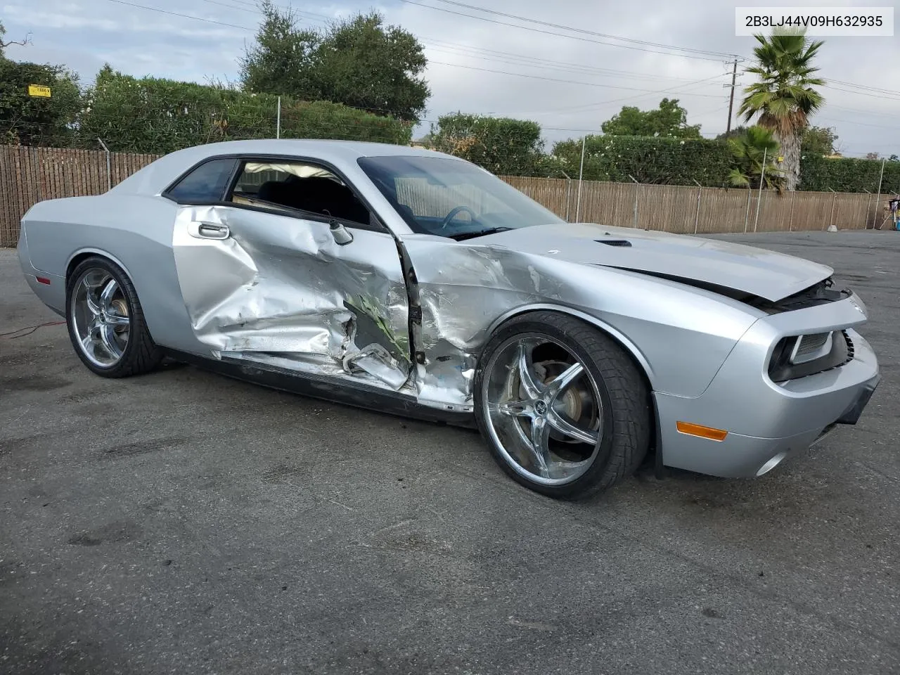 2009 Dodge Challenger Se VIN: 2B3LJ44V09H632935 Lot: 72086674