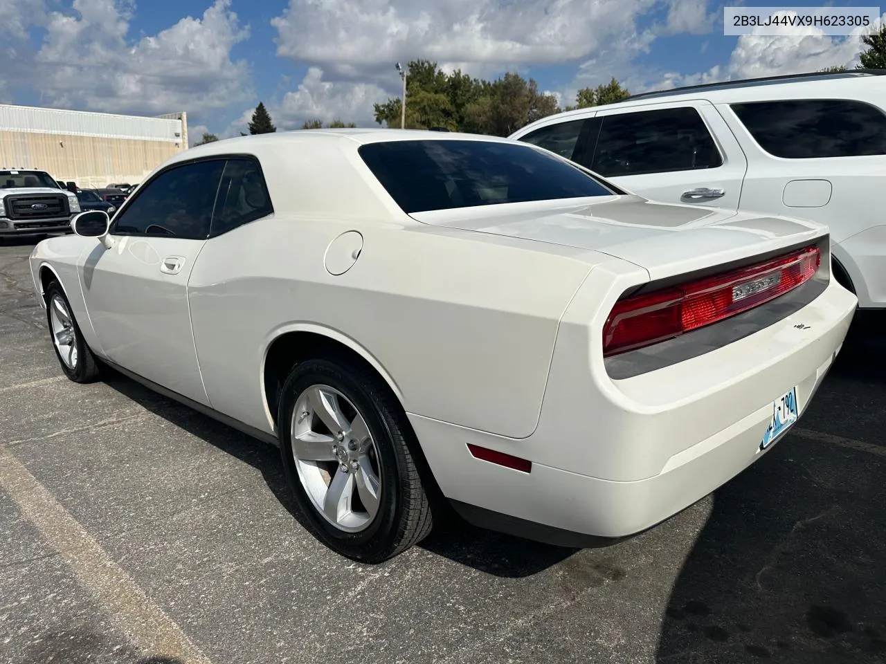 2009 Dodge Challenger Se VIN: 2B3LJ44VX9H623305 Lot: 77859084