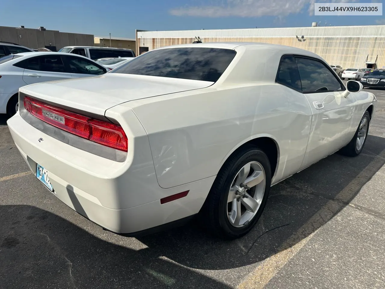 2009 Dodge Challenger Se VIN: 2B3LJ44VX9H623305 Lot: 77859084