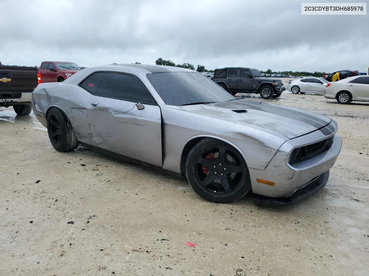 2C3CDYBT3DH685978 2013 Dodge Challenger R/T