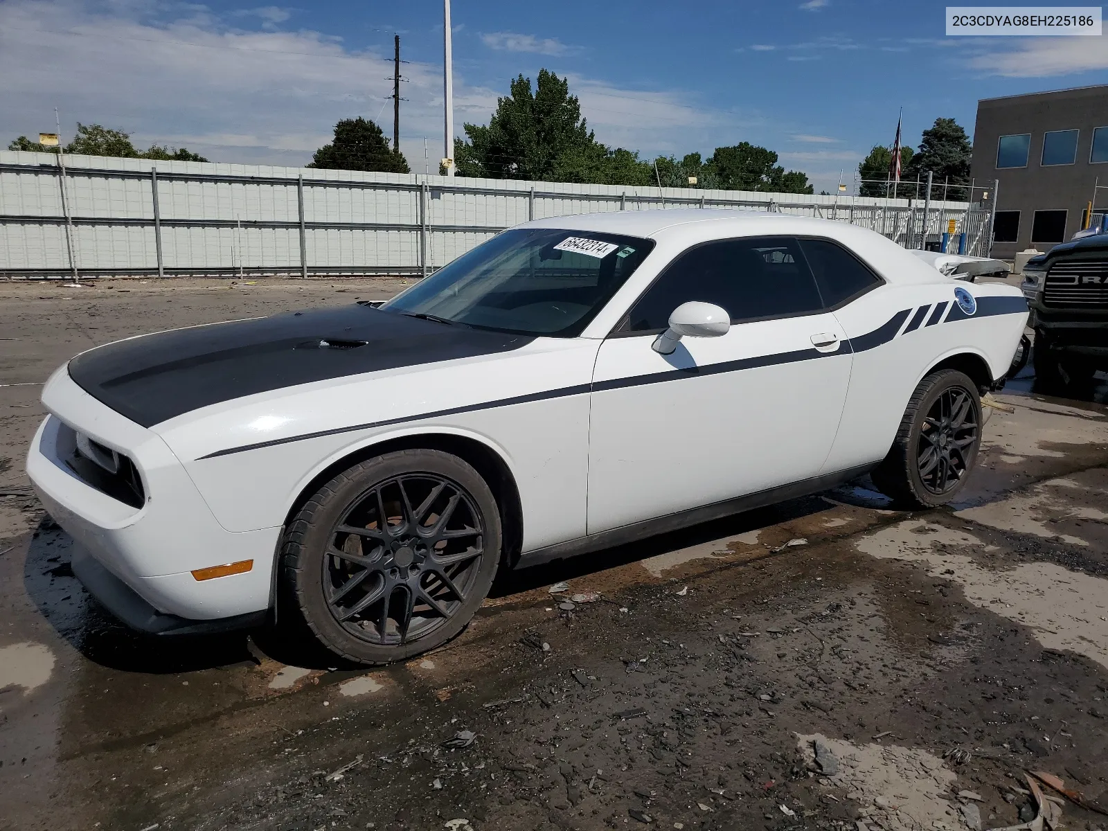 2C3CDYAG8EH225186 2014 Dodge Challenger Sxt