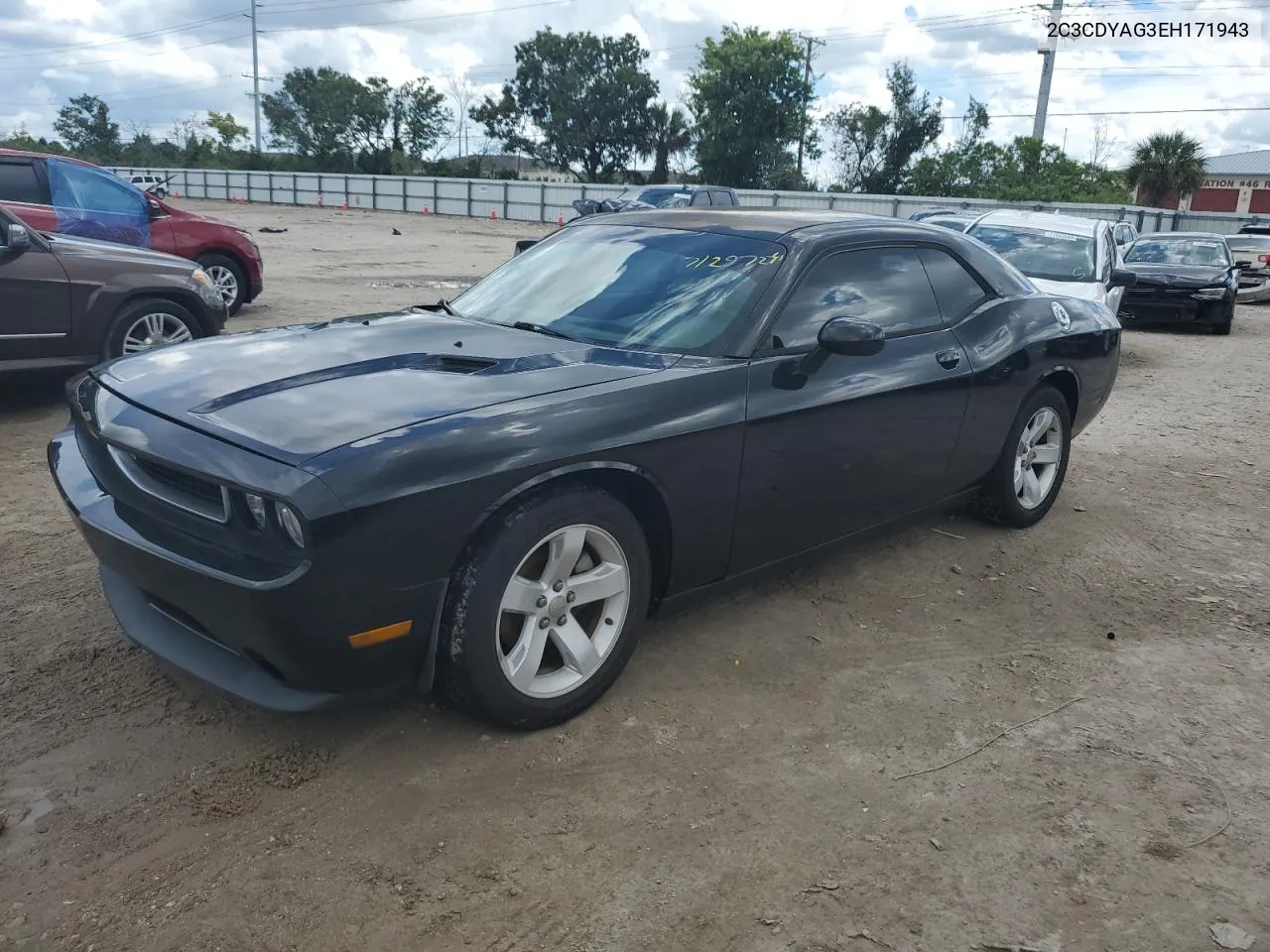 2C3CDYAG3EH171943 2014 Dodge Challenger Sxt