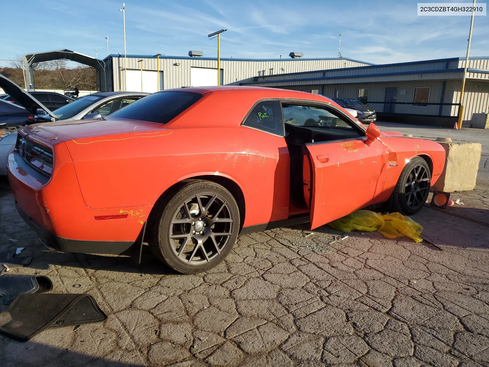 2016 Dodge Challenger R/T VIN: 2C3CDZBT4GH322910 Lot: 64569594