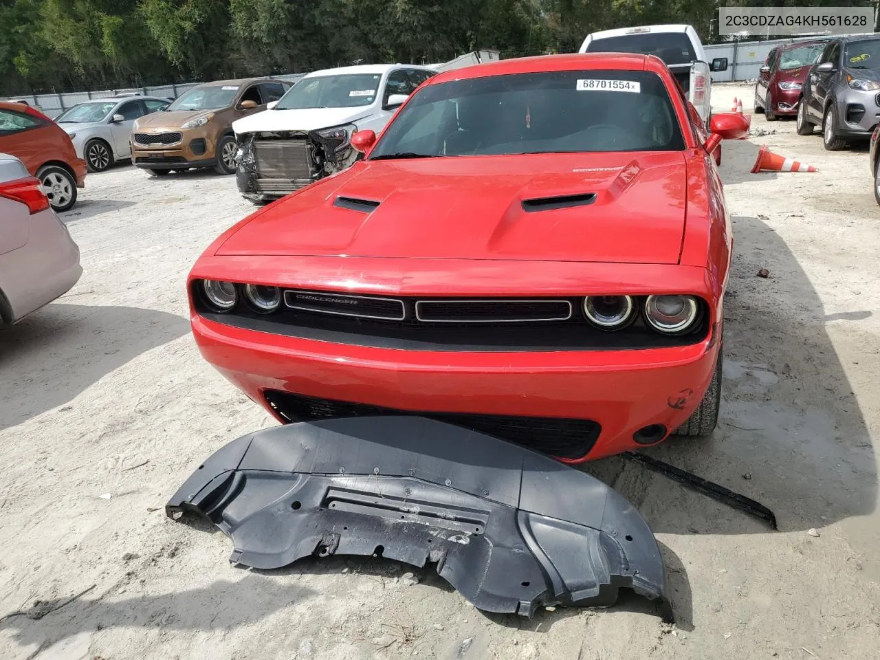 2019 Dodge Challenger Sxt VIN: 2C3CDZAG4KH561628 Lot: 68701554