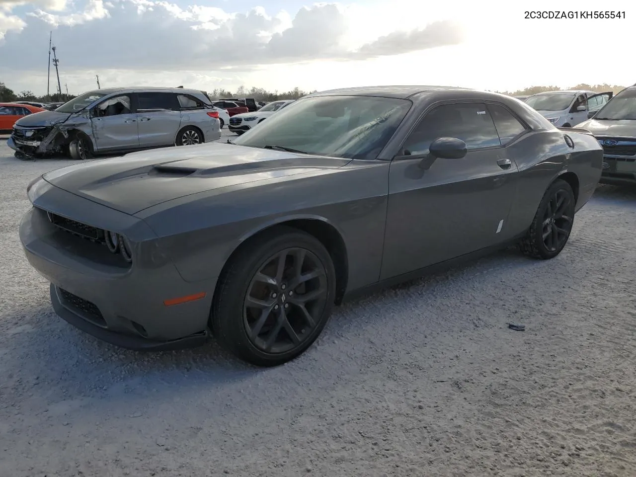 2C3CDZAG1KH565541 2019 Dodge Challenger Sxt