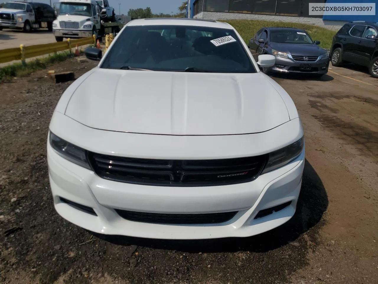 2C3CDXBG5KH703097 2019 Dodge Charger Sxt