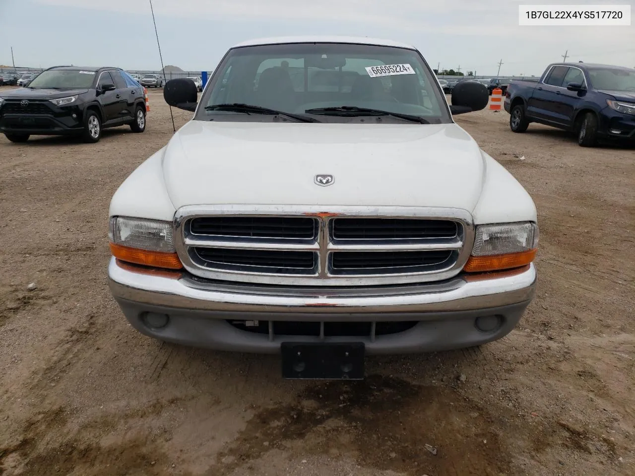 2000 Dodge Dakota VIN: 1B7GL22X4YS517720 Lot: 66695224