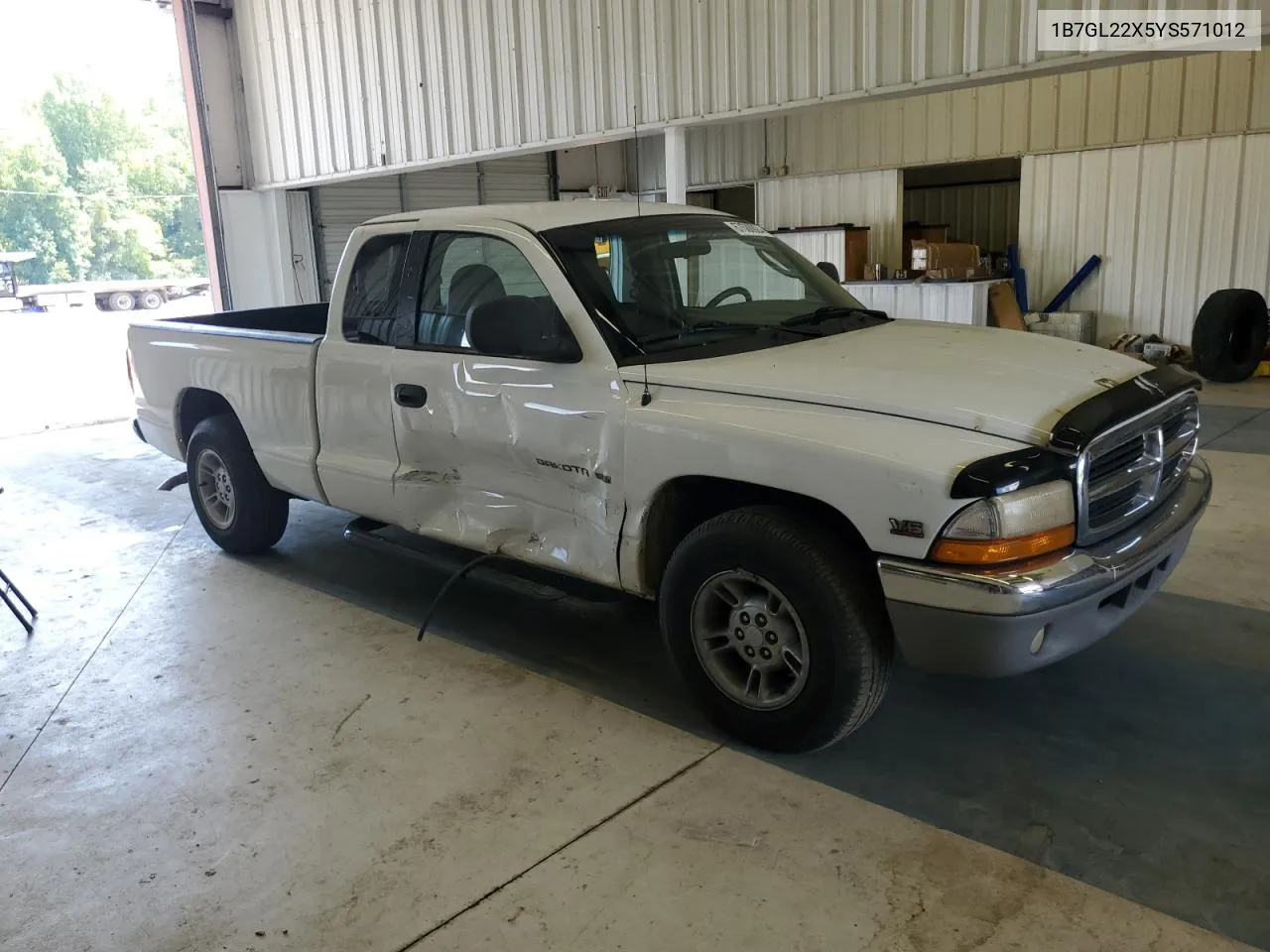 1B7GL22X5YS571012 2000 Dodge Dakota