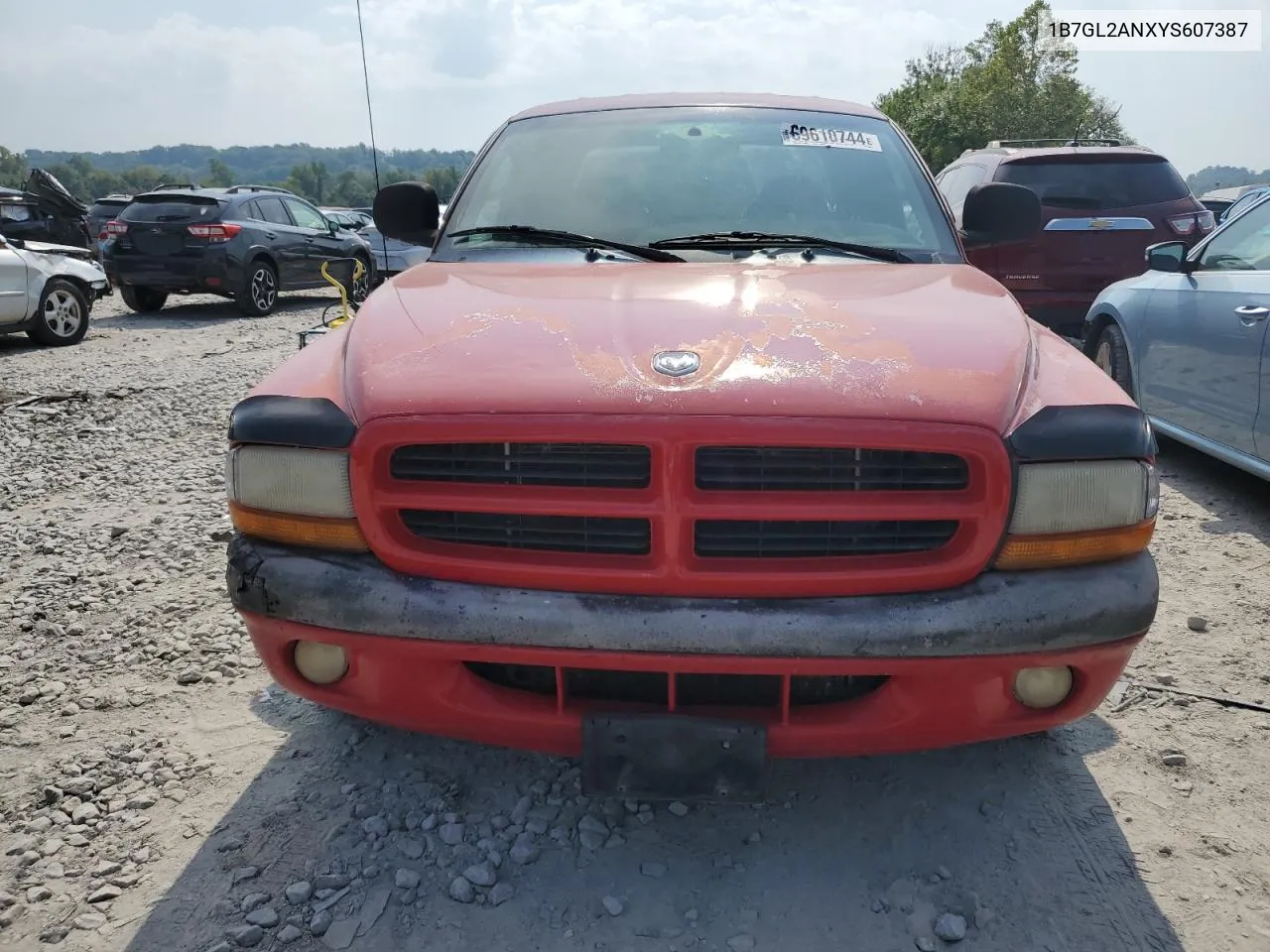 1B7GL2ANXYS607387 2000 Dodge Dakota Quad