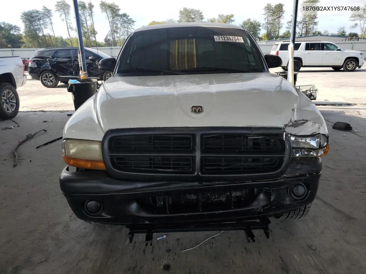 2000 Dodge Dakota Quad VIN: 1B7GG2AX1YS747608 Lot: 71235704