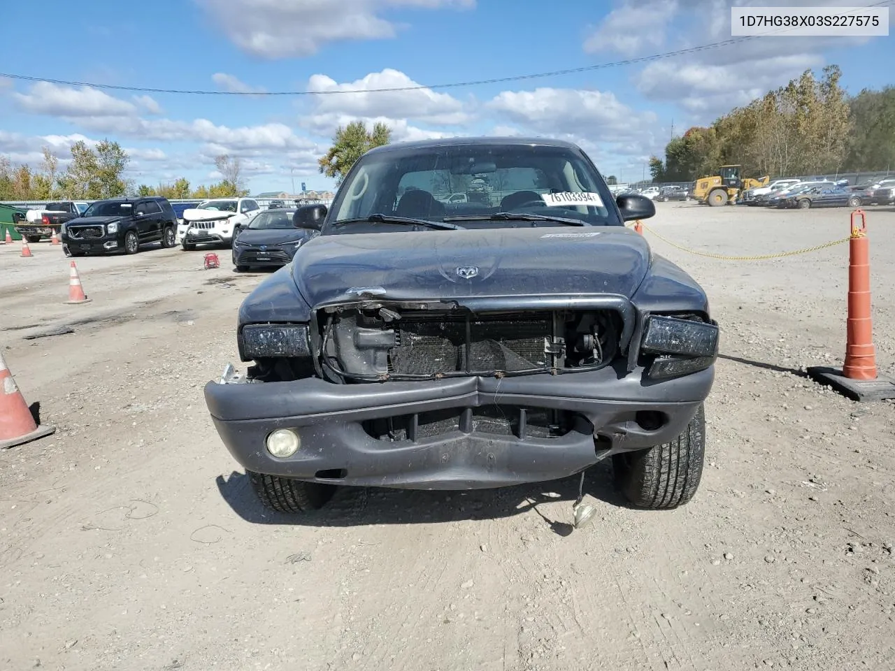 2003 Dodge Dakota Quad Sport VIN: 1D7HG38X03S227575 Lot: 76103394