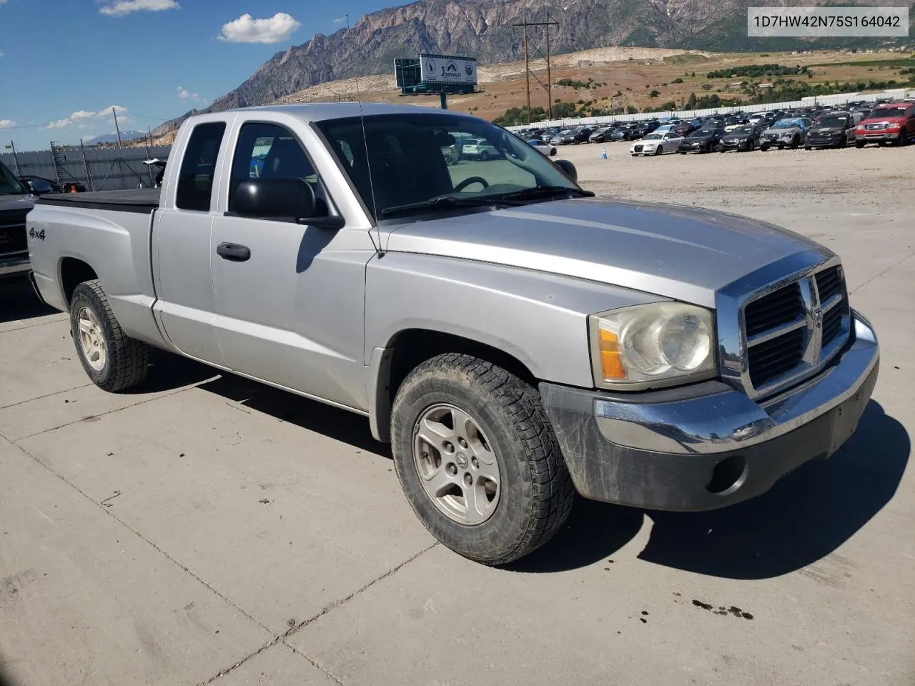 2005 Dodge Dakota Slt VIN: 1D7HW42N75S164042 Lot: 57322854