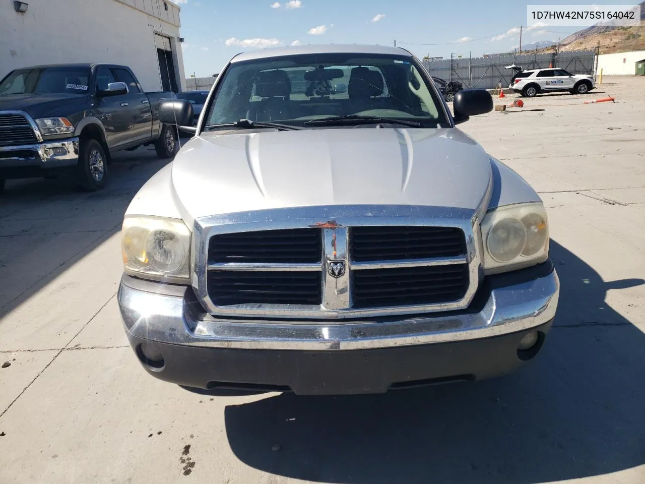 2005 Dodge Dakota Slt VIN: 1D7HW42N75S164042 Lot: 57322854