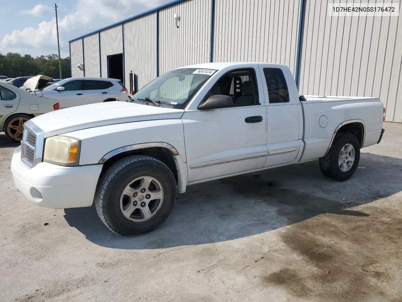 2005 Dodge Dakota Slt VIN: 1D7HE42N05S176472 Lot: 76042424