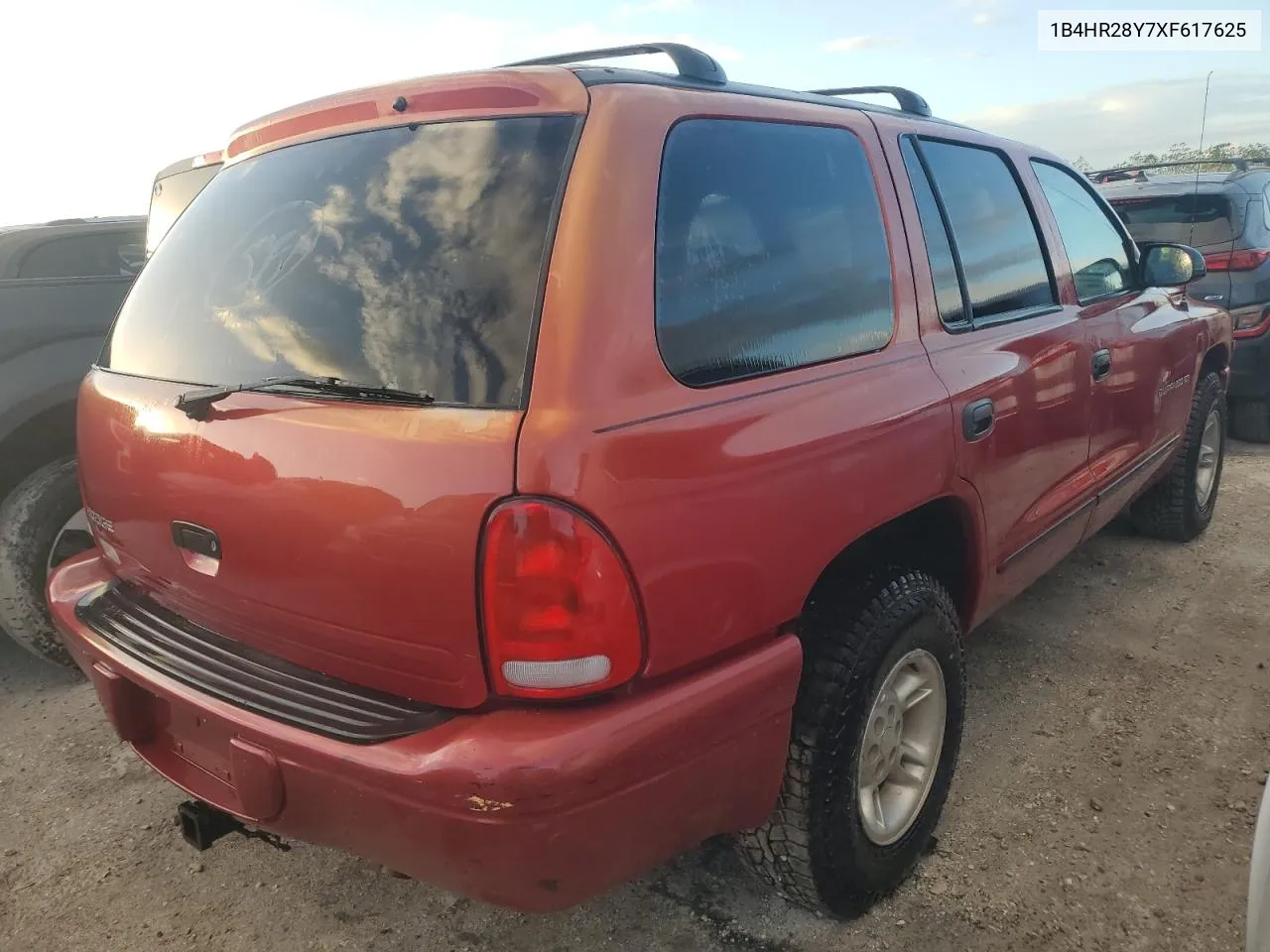 1999 Dodge Durango VIN: 1B4HR28Y7XF617625 Lot: 76554694