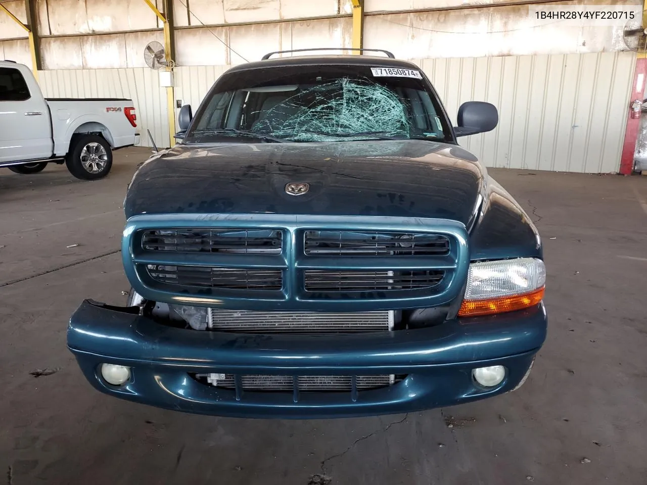 2000 Dodge Durango VIN: 1B4HR28Y4YF220715 Lot: 71850874