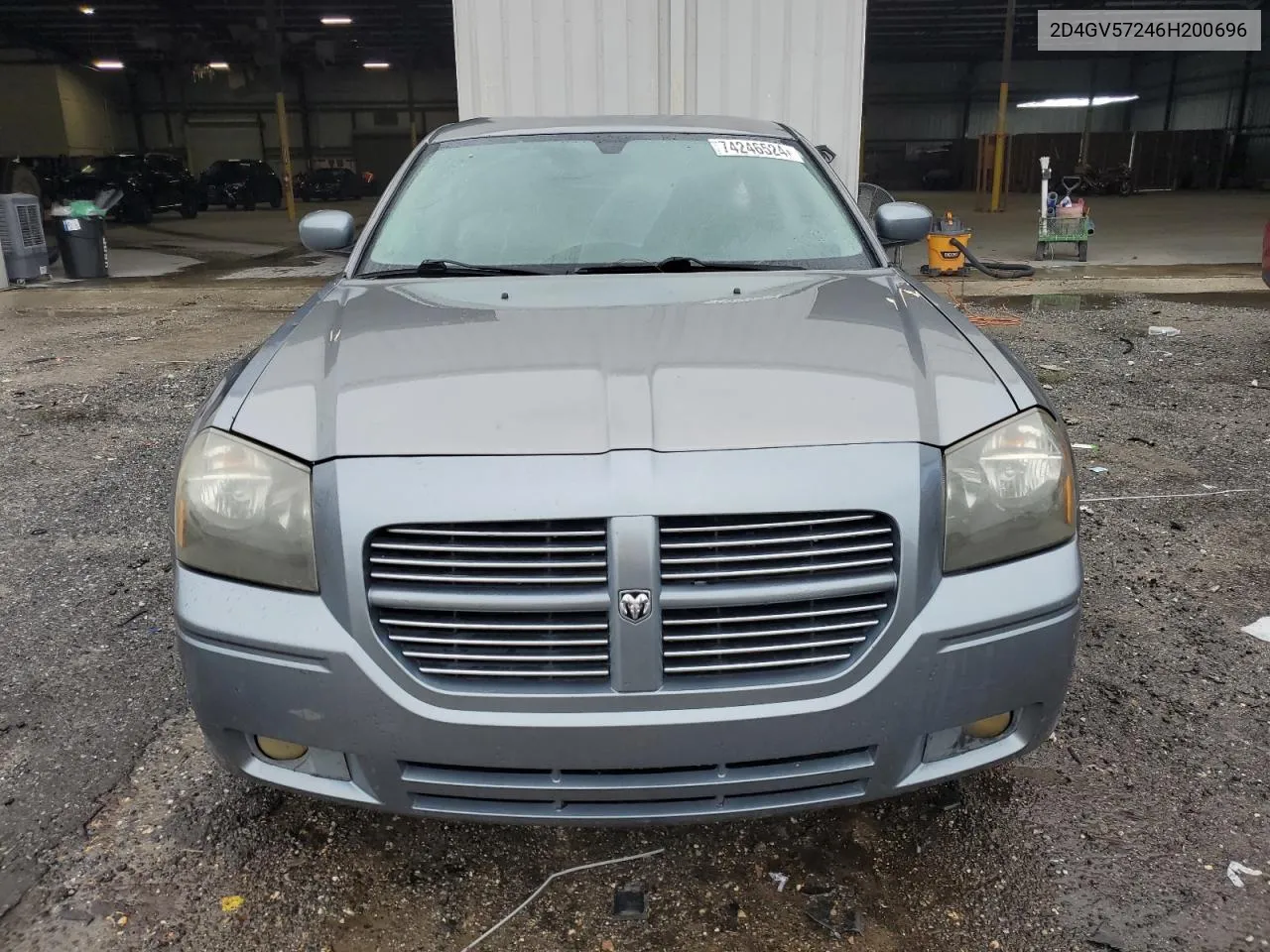 2006 Dodge Magnum R/T VIN: 2D4GV57246H200696 Lot: 74246524