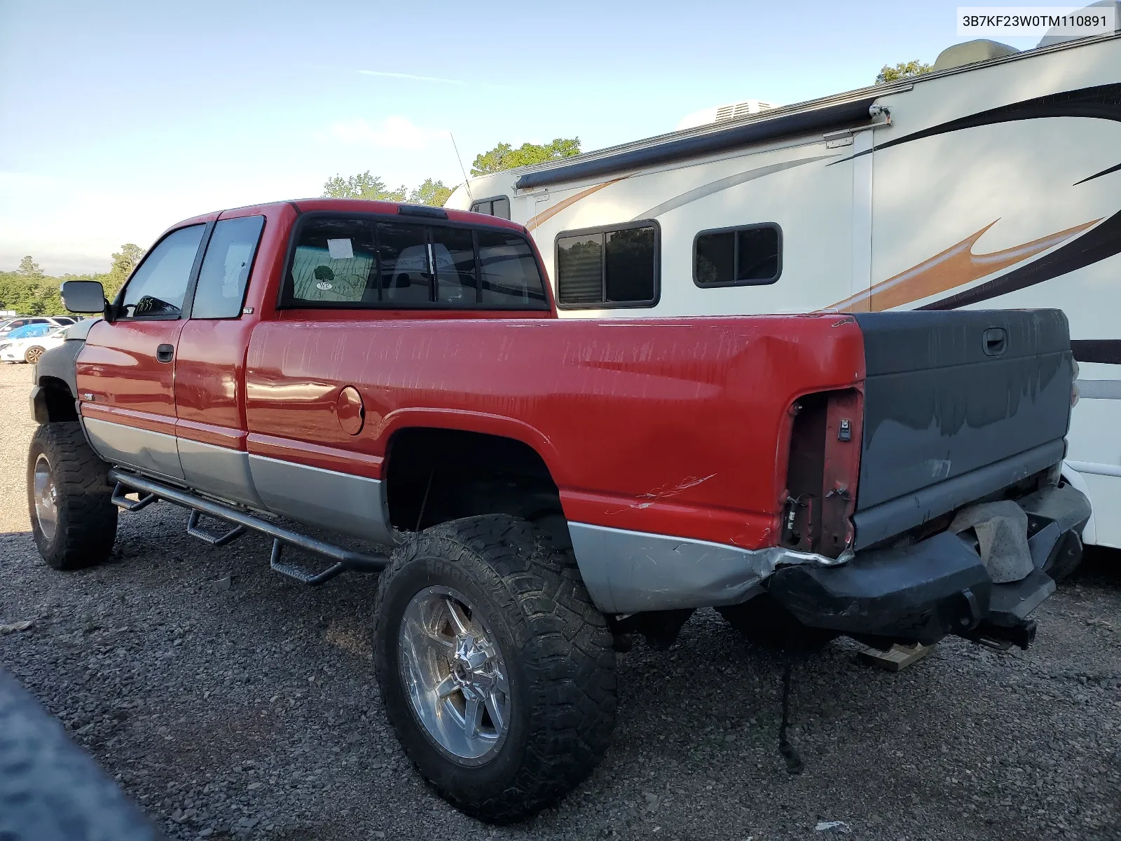 1996 Dodge Ram 2500 VIN: 3B7KF23W0TM110891 Lot: 58152904