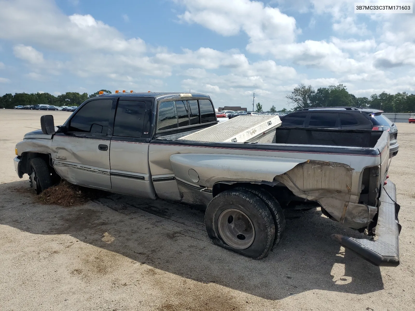 1996 Dodge Ram 3500 VIN: 3B7MC33C3TM171603 Lot: 68016304