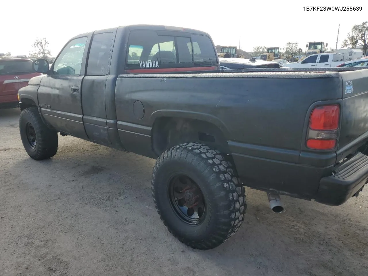 1998 Dodge Ram 2500 VIN: 1B7KF23W0WJ255639 Lot: 79667944