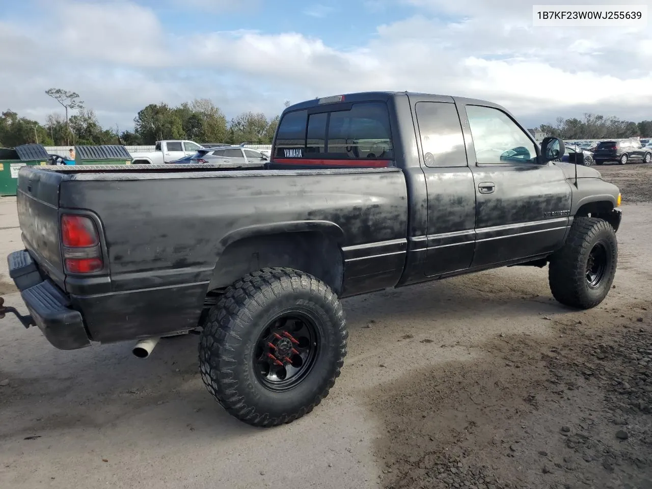 1998 Dodge Ram 2500 VIN: 1B7KF23W0WJ255639 Lot: 79667944