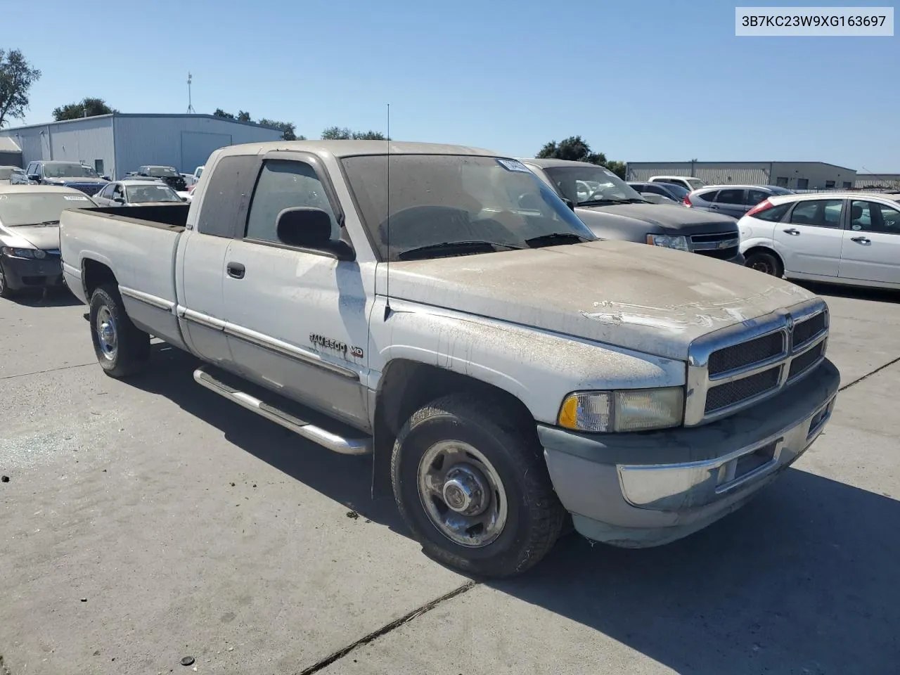 1999 Dodge Ram 2500 VIN: 3B7KC23W9XG163697 Lot: 73046354