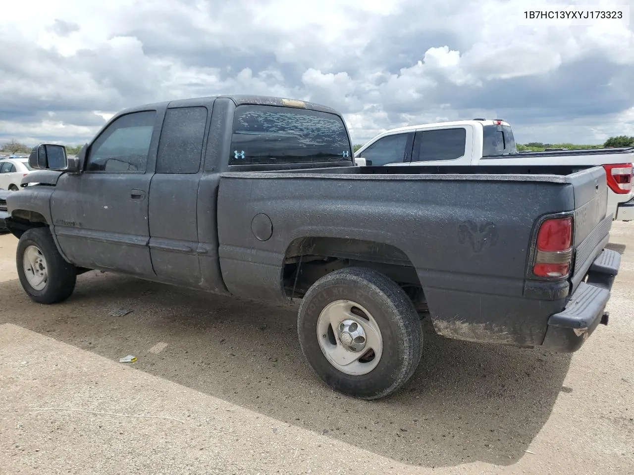 1B7HC13YXYJ173323 2000 Dodge Ram 1500