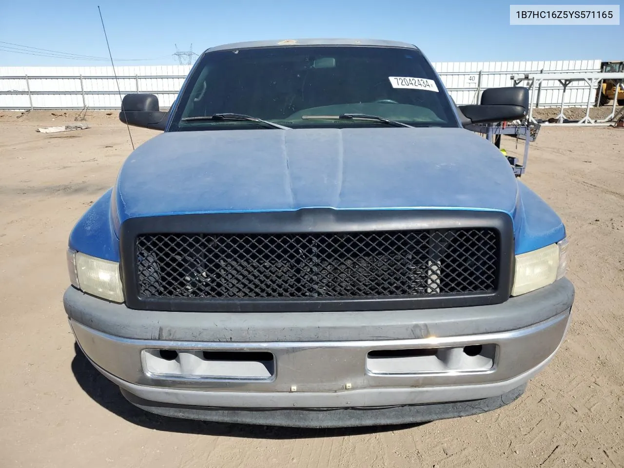 2000 Dodge Ram 1500 VIN: 1B7HC16Z5YS571165 Lot: 72042434