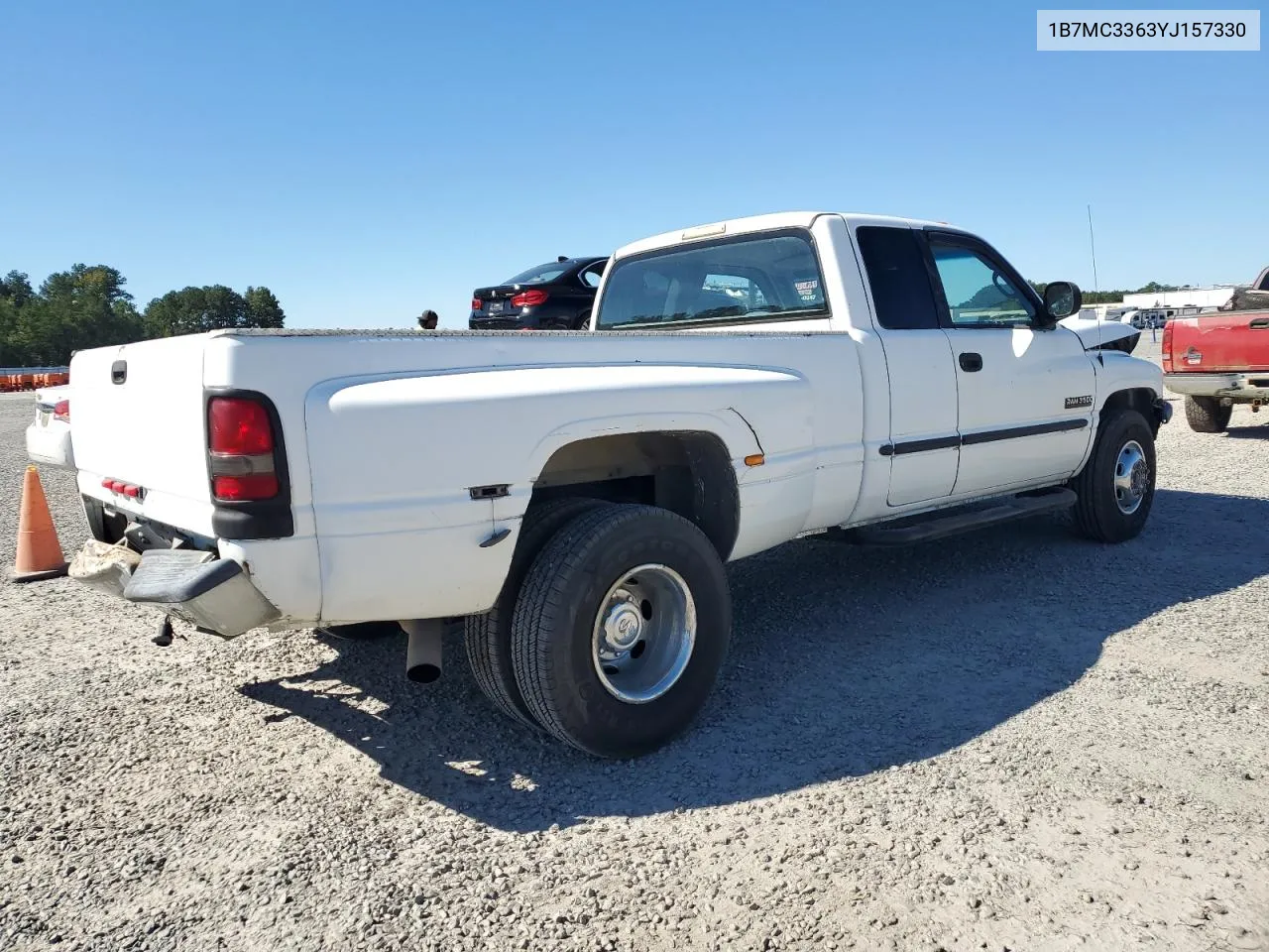 1B7MC3363YJ157330 2000 Dodge Ram 3500