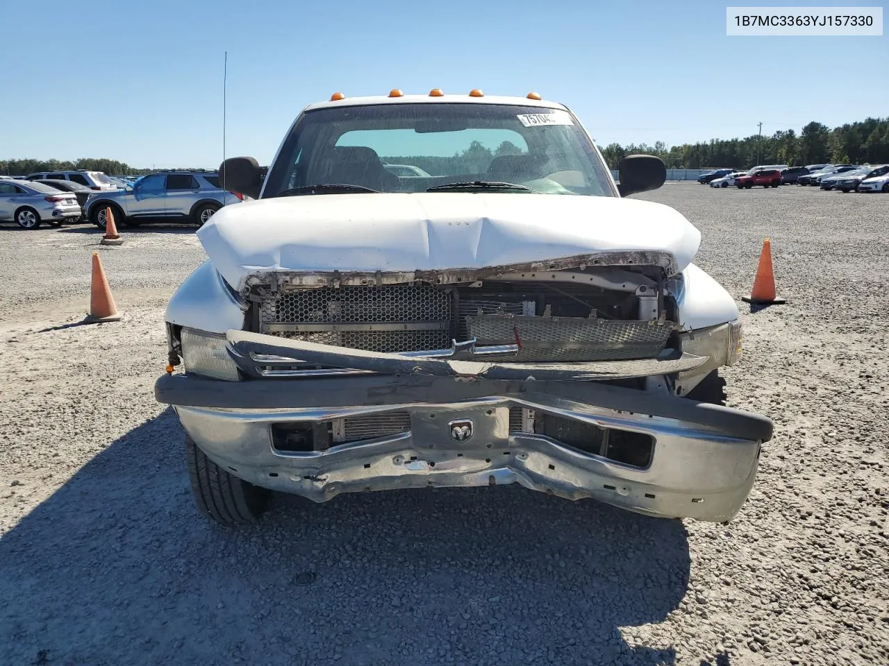 1B7MC3363YJ157330 2000 Dodge Ram 3500