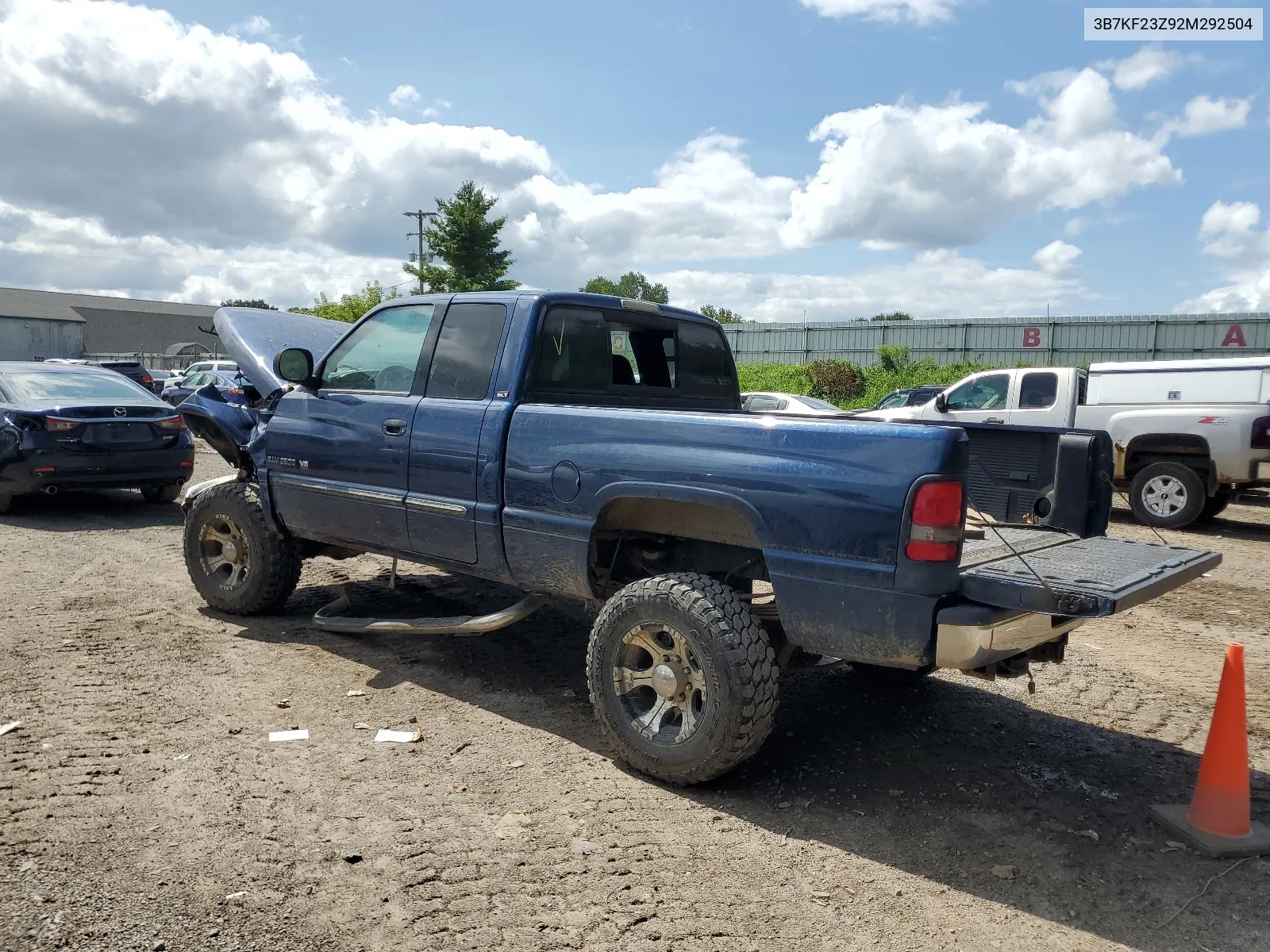 2002 Dodge Ram 2500 VIN: 3B7KF23Z92M292504 Lot: 67930364