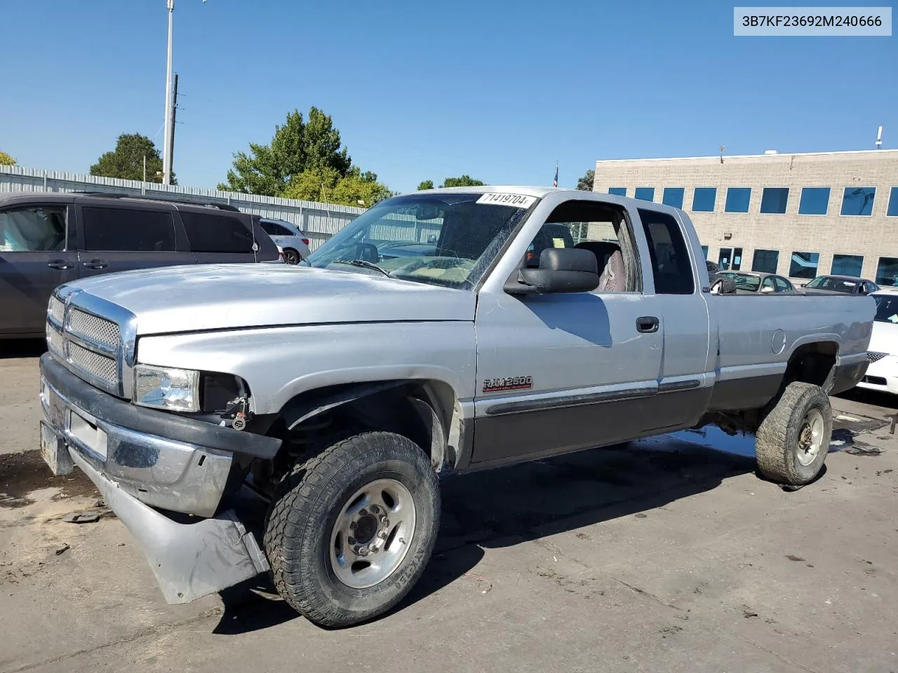 2002 Dodge Ram 2500 VIN: 3B7KF23692M240666 Lot: 71419704