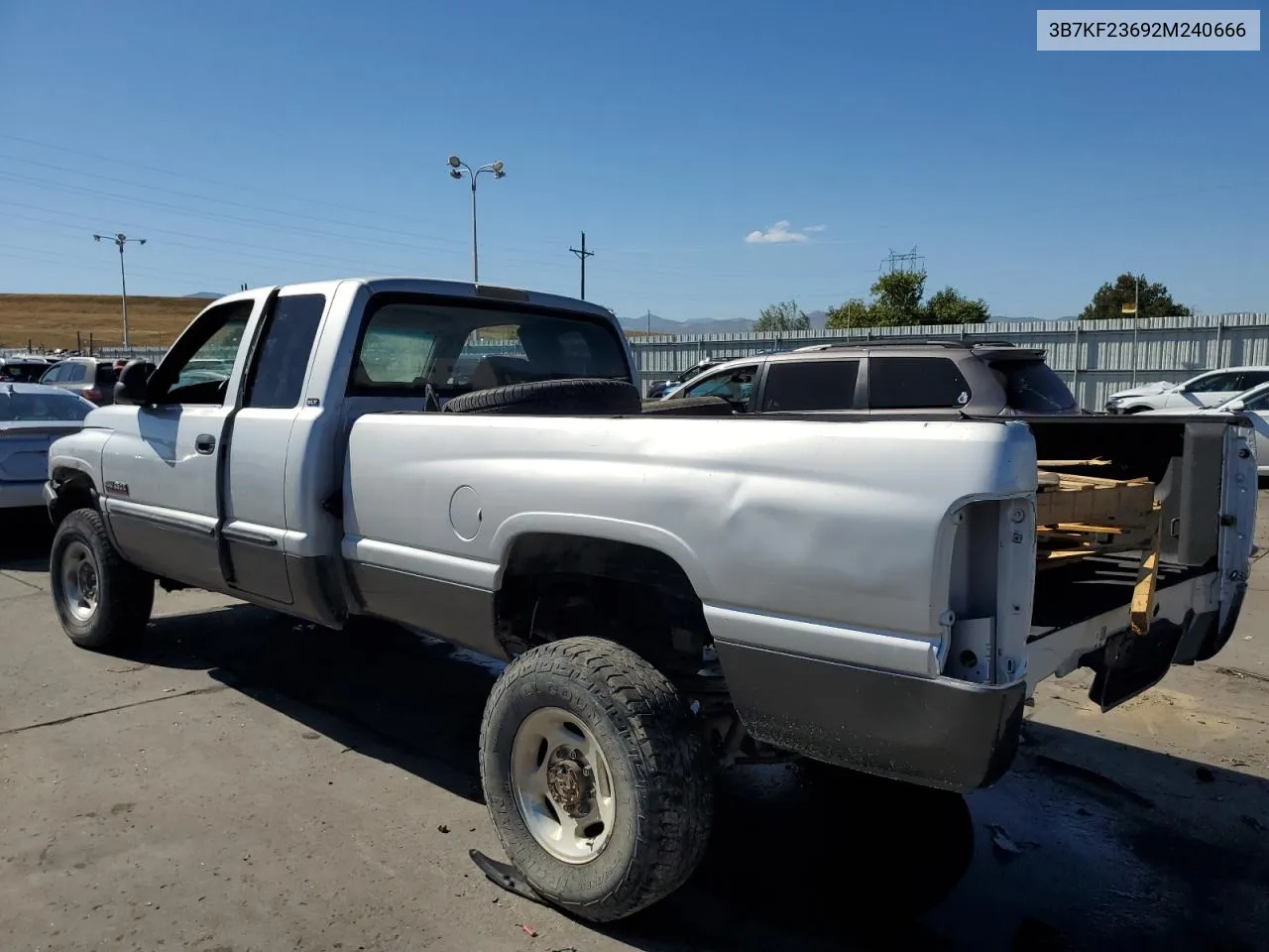 2002 Dodge Ram 2500 VIN: 3B7KF23692M240666 Lot: 71419704