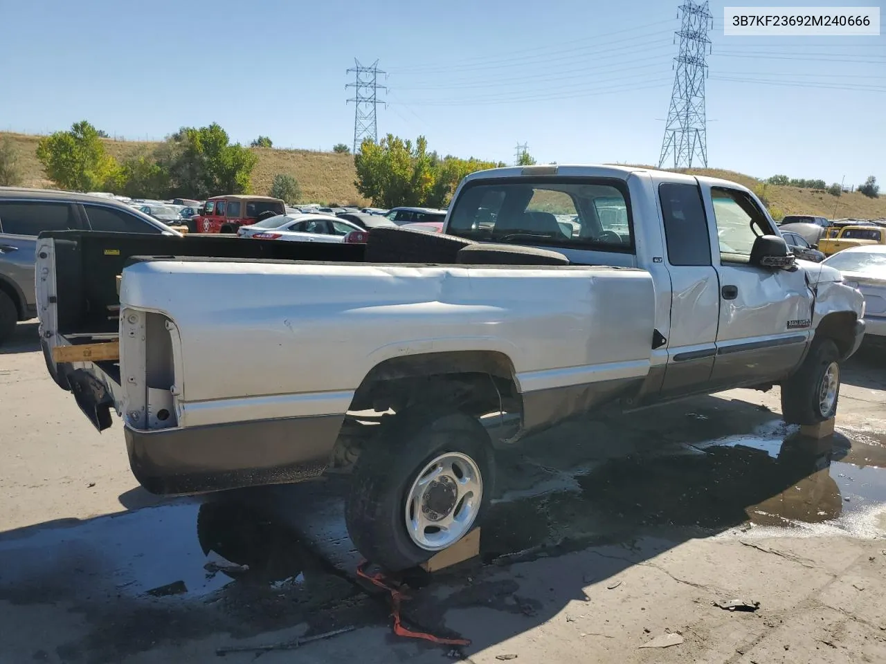 2002 Dodge Ram 2500 VIN: 3B7KF23692M240666 Lot: 71419704