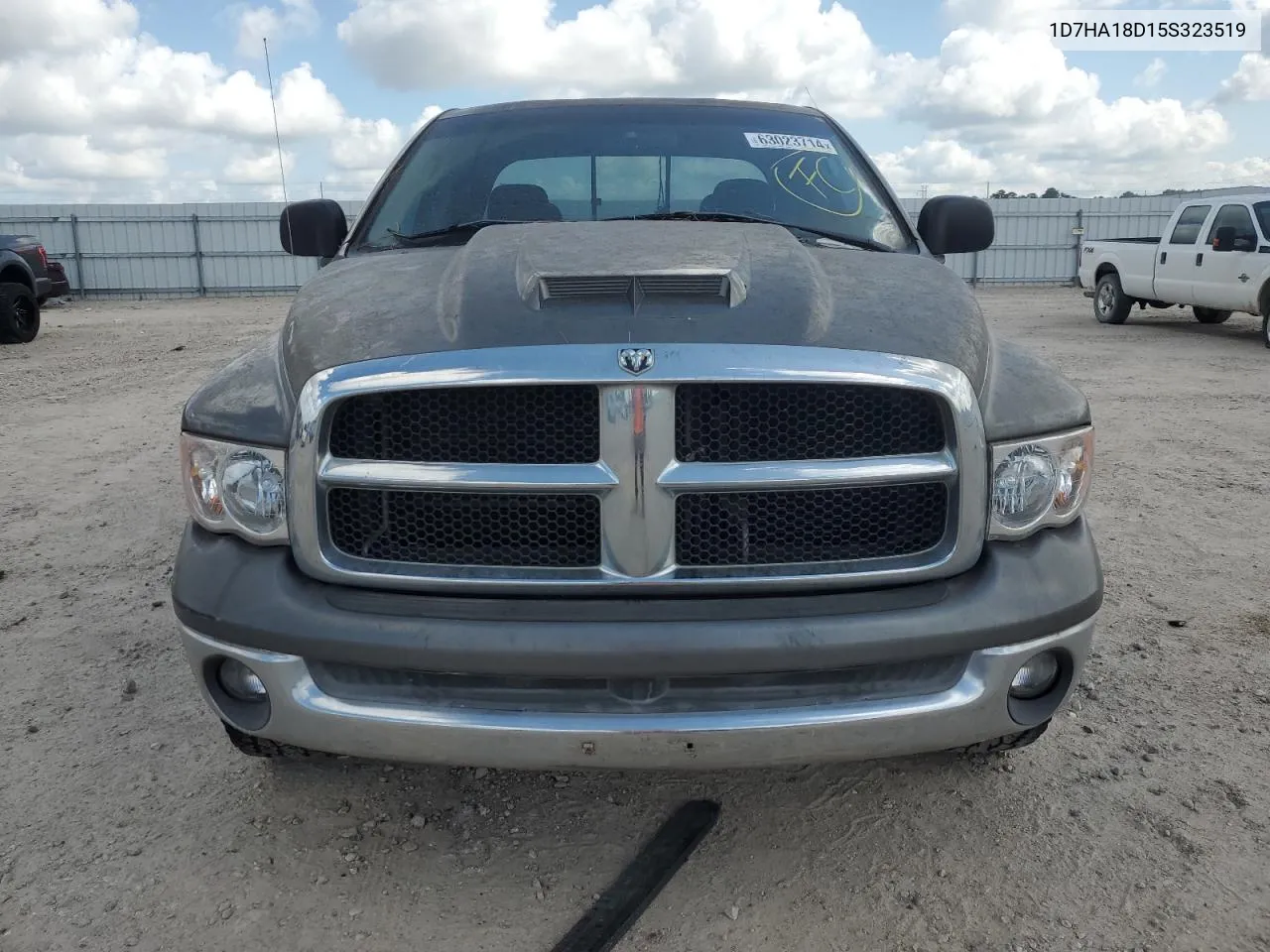 2005 Dodge Ram 1500 St VIN: 1D7HA18D15S323519 Lot: 63023714