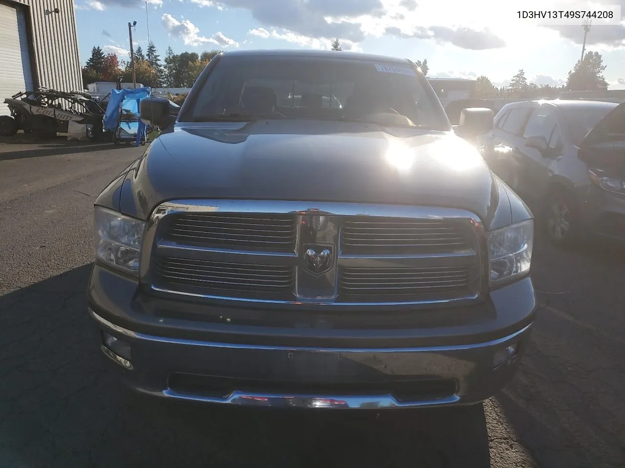 2009 Dodge Ram 1500 VIN: 1D3HV13T49S744208 Lot: 76758604