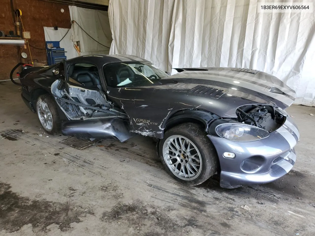 1B3ER69EXYV606564 2000 Dodge Viper Gts