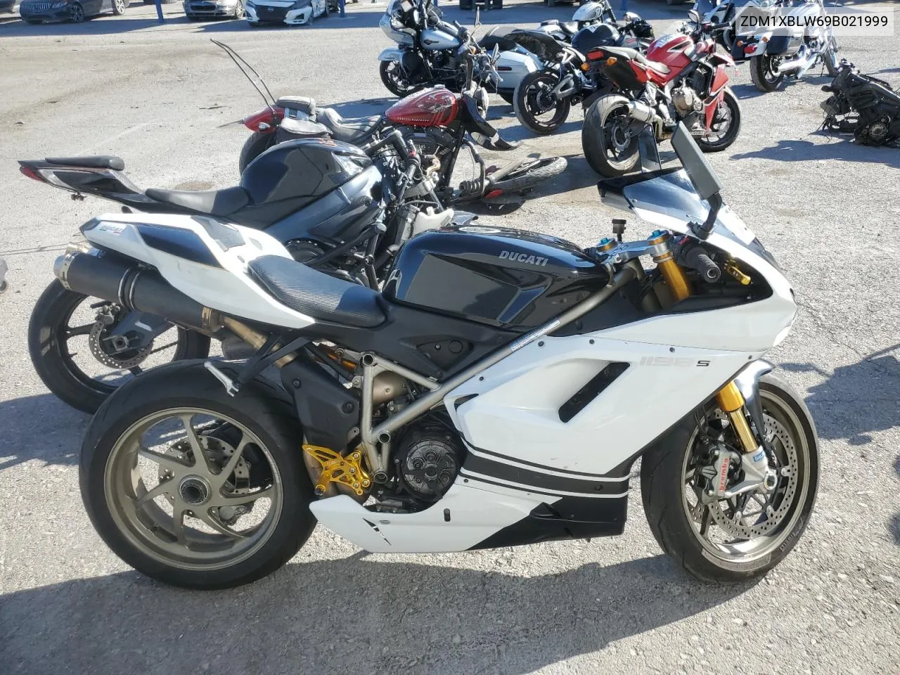 2009 Ducati 1198 Base VIN: ZDM1XBLW69B021999 Lot: 73800854