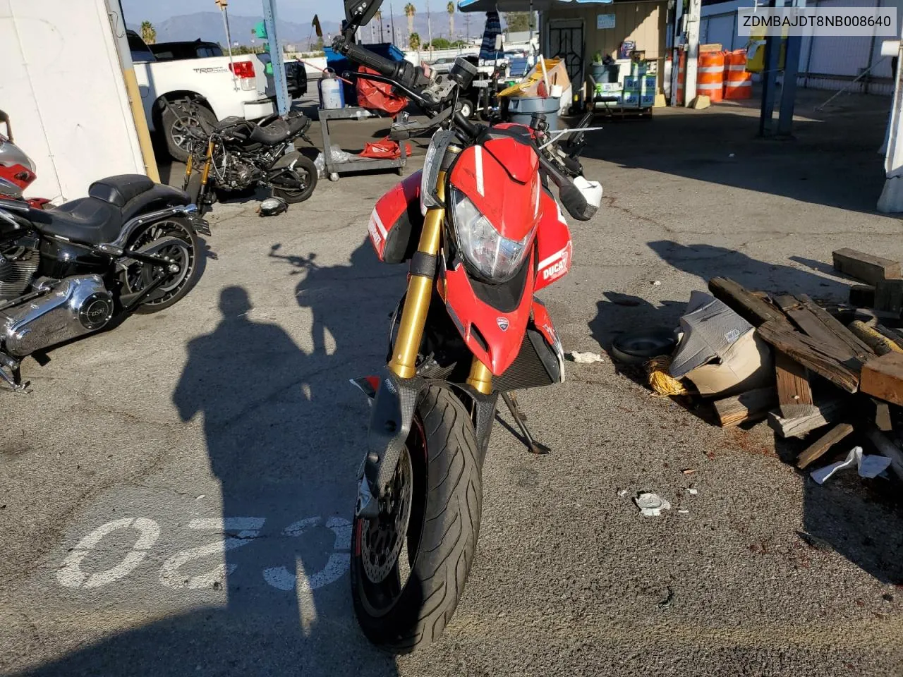 ZDMBAJDT8NB008640 2022 Ducati Hypermotard 950