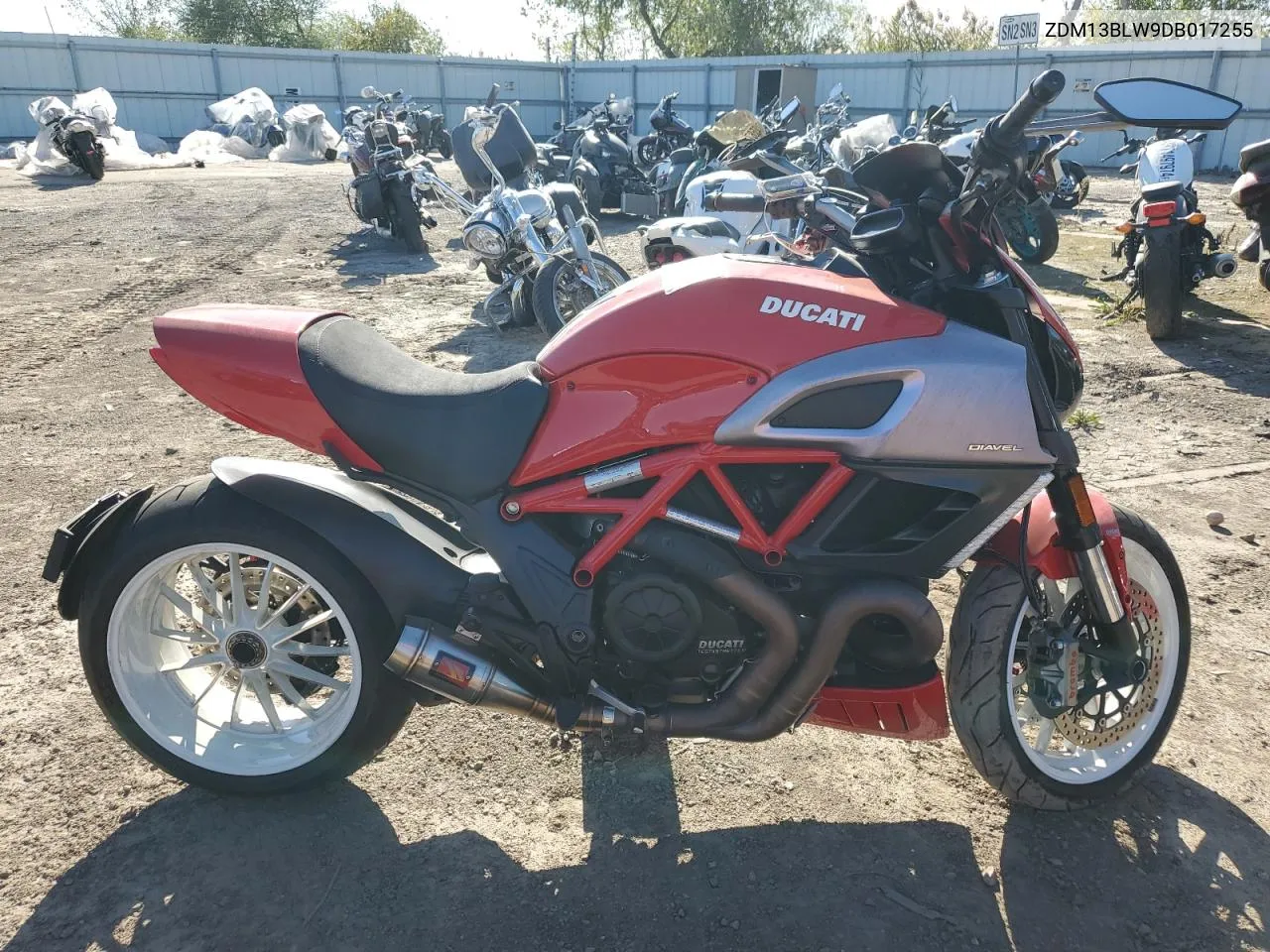 2013 Ducati Diavel VIN: ZDM13BLW9DB017255 Lot: 74070044