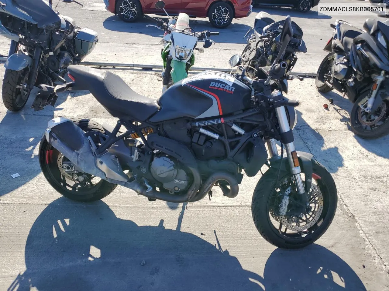 2019 Ducati Monster 821 VIN: ZDMMACLS8KB005701 Lot: 68802444