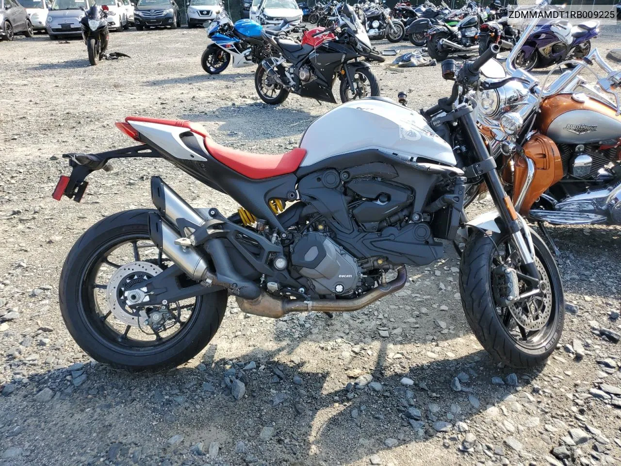 2024 Ducati Monster VIN: ZDMMAMDT1RB009225 Lot: 67820364