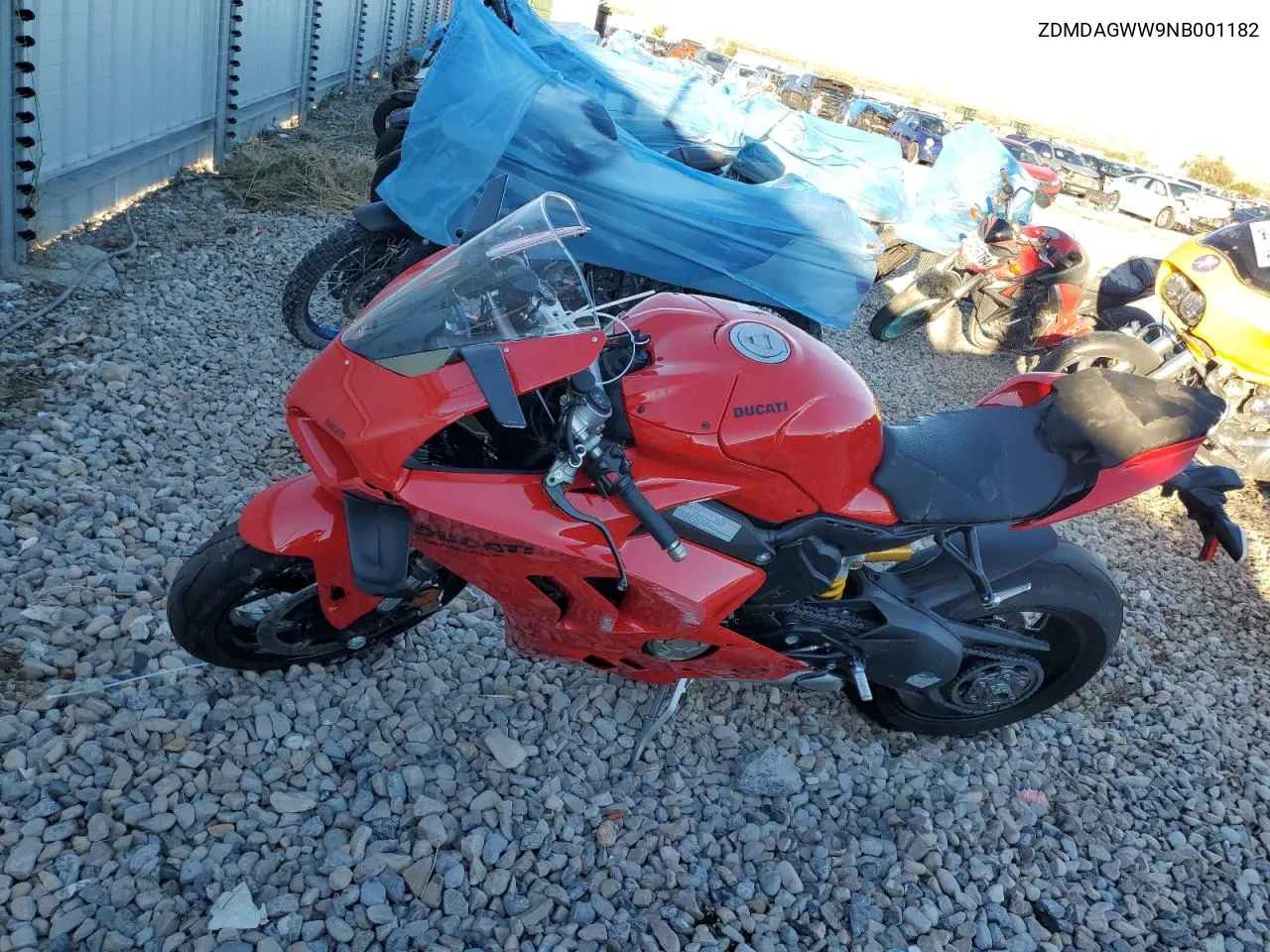 ZDMDAGWW9NB001182 2022 Ducati Panigale V4S