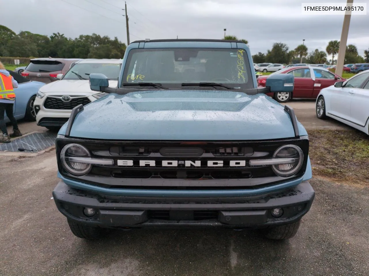 2021 Ford Bronco Base VIN: 1FMEE5DP9MLA95170 Lot: 74264924