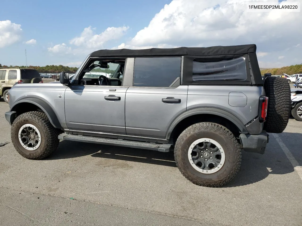 2021 Ford Bronco Base VIN: 1FMEE5DP2MLA98220 Lot: 74324384