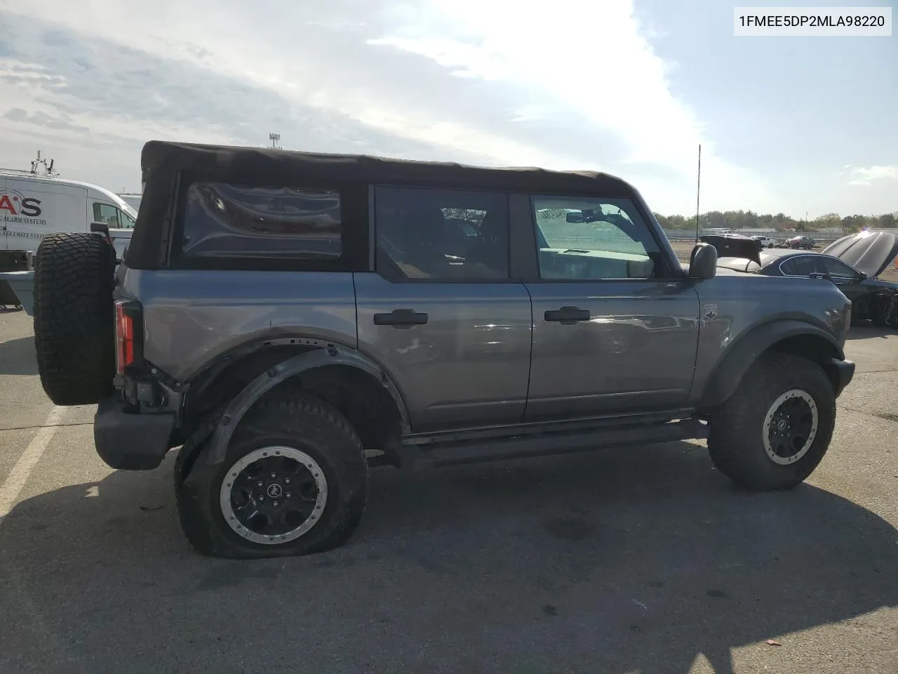 2021 Ford Bronco Base VIN: 1FMEE5DP2MLA98220 Lot: 74324384