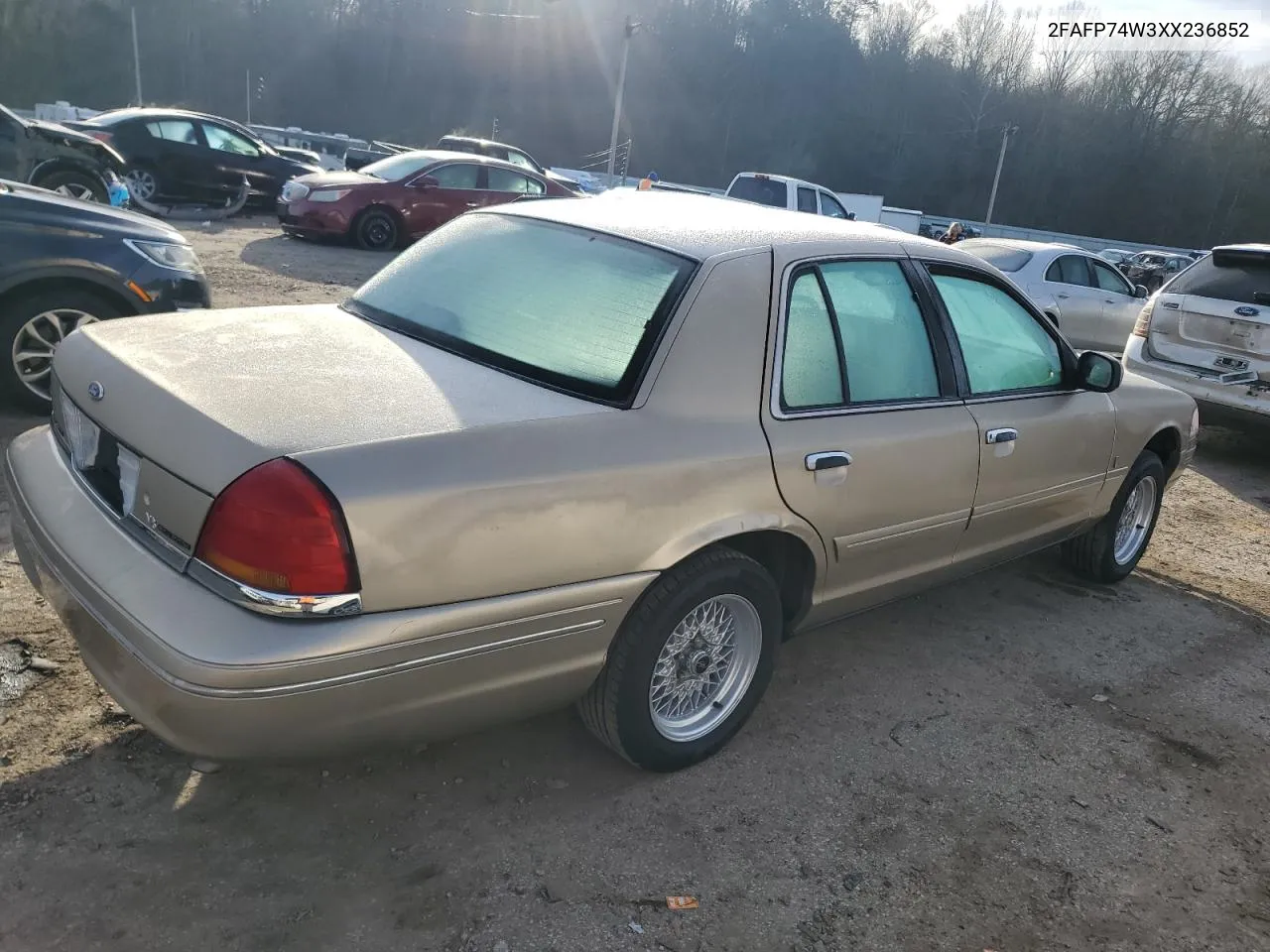 1999 Ford Crown Victoria Lx VIN: 2FAFP74W3XX236852 Lot: 65460544