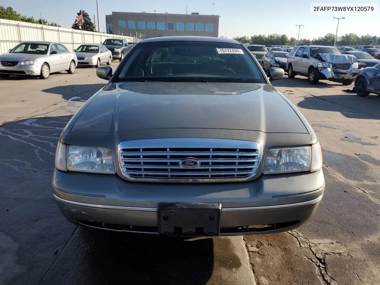 2000 Ford Crown Victoria VIN: 2FAFP73W8YX120579 Lot: 70722494